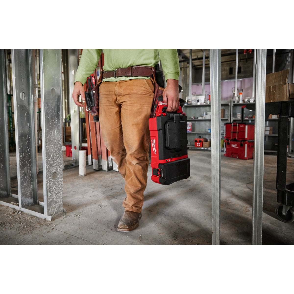 Projecteur Milwaukee 2356-20 - M12™ PACKOUT™ avec chargement USB