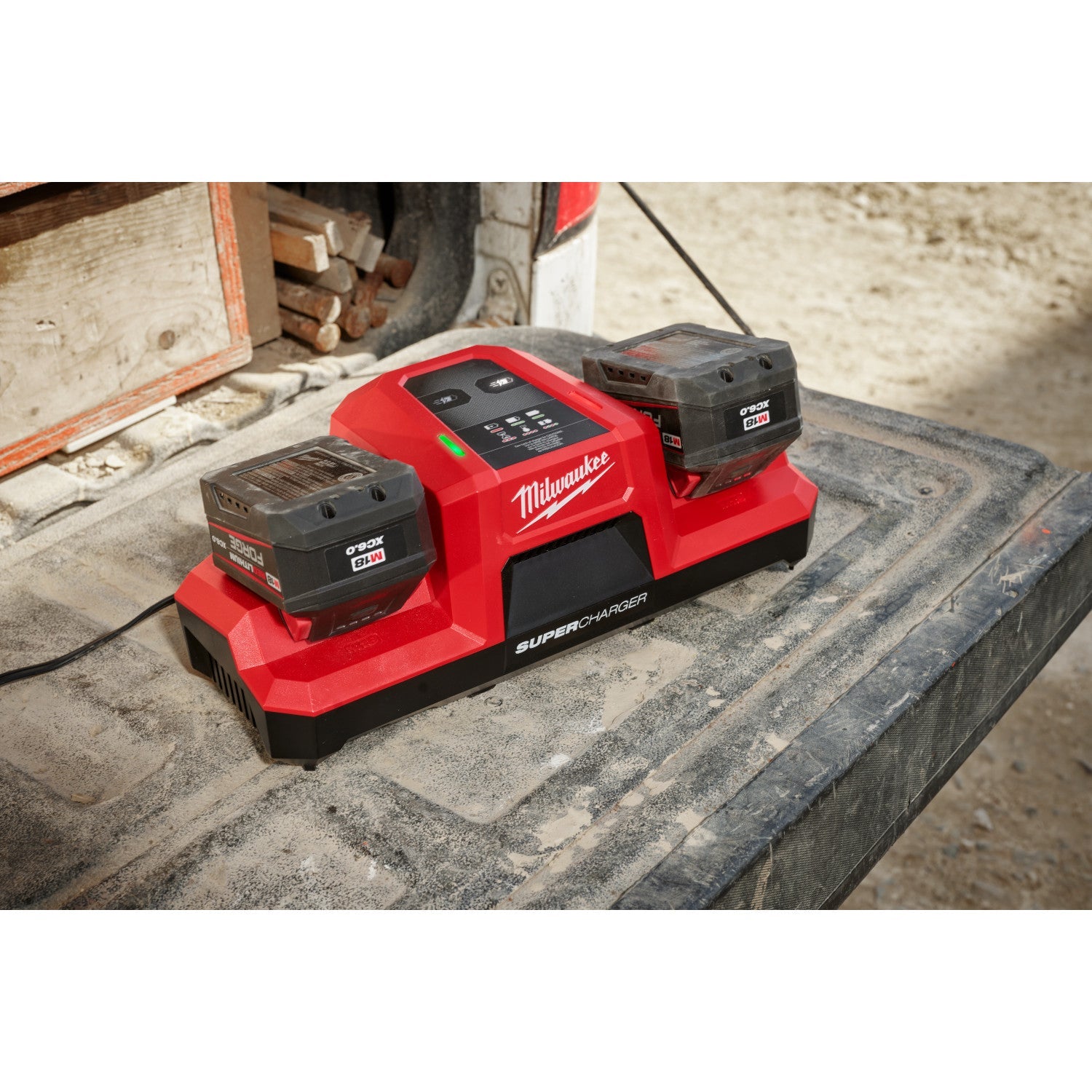 Milwaukee 48-59-1815 - Superchargeur simultané à deux baies M18™