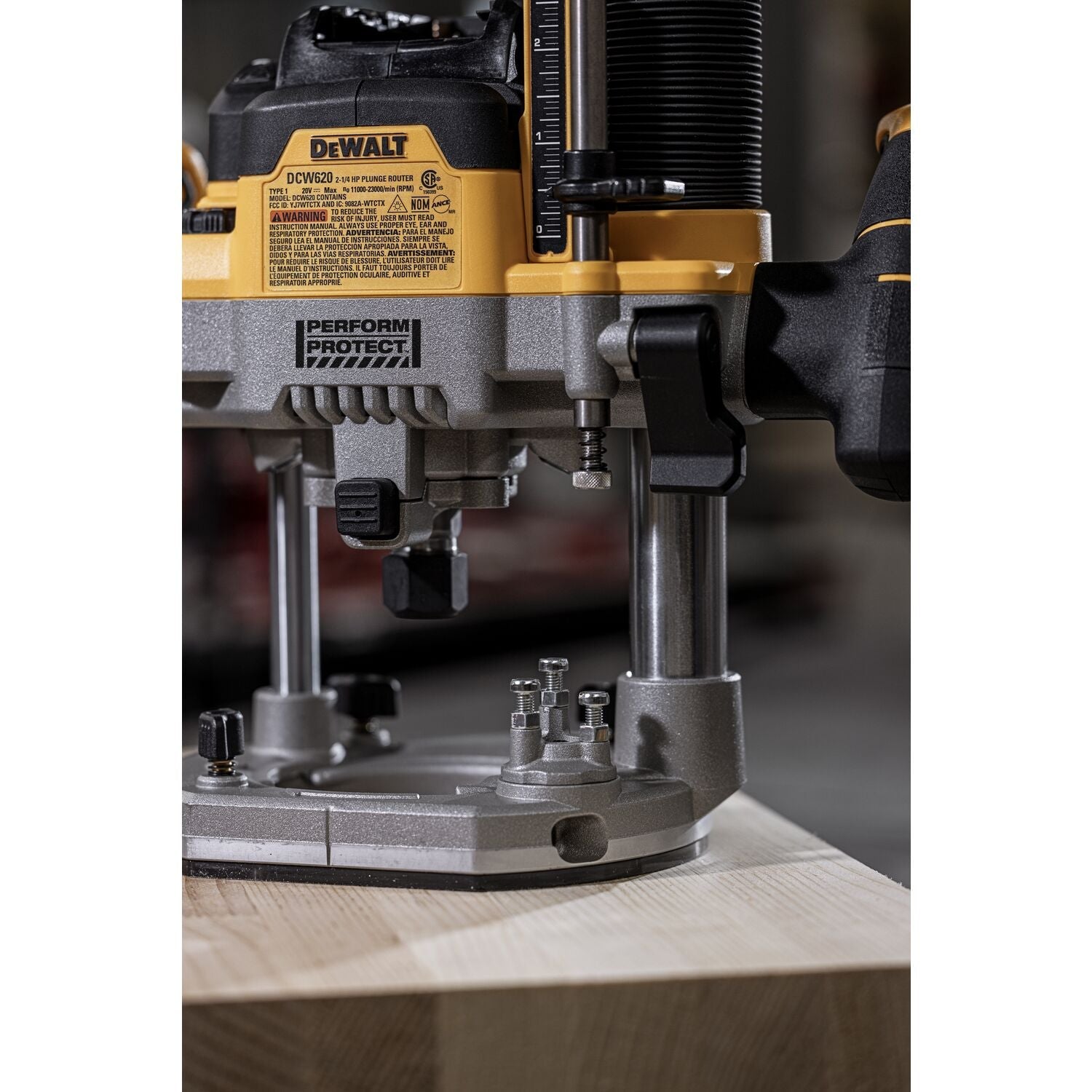 DEWALT DCW620B-20V MAX XR 2-1/4 Hp Plunge Router