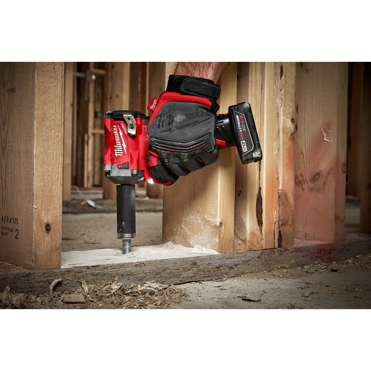 Milwaukee 2554-22 - M12 FUEL™ Stubby 3/8 in. Impact Wrench Kit