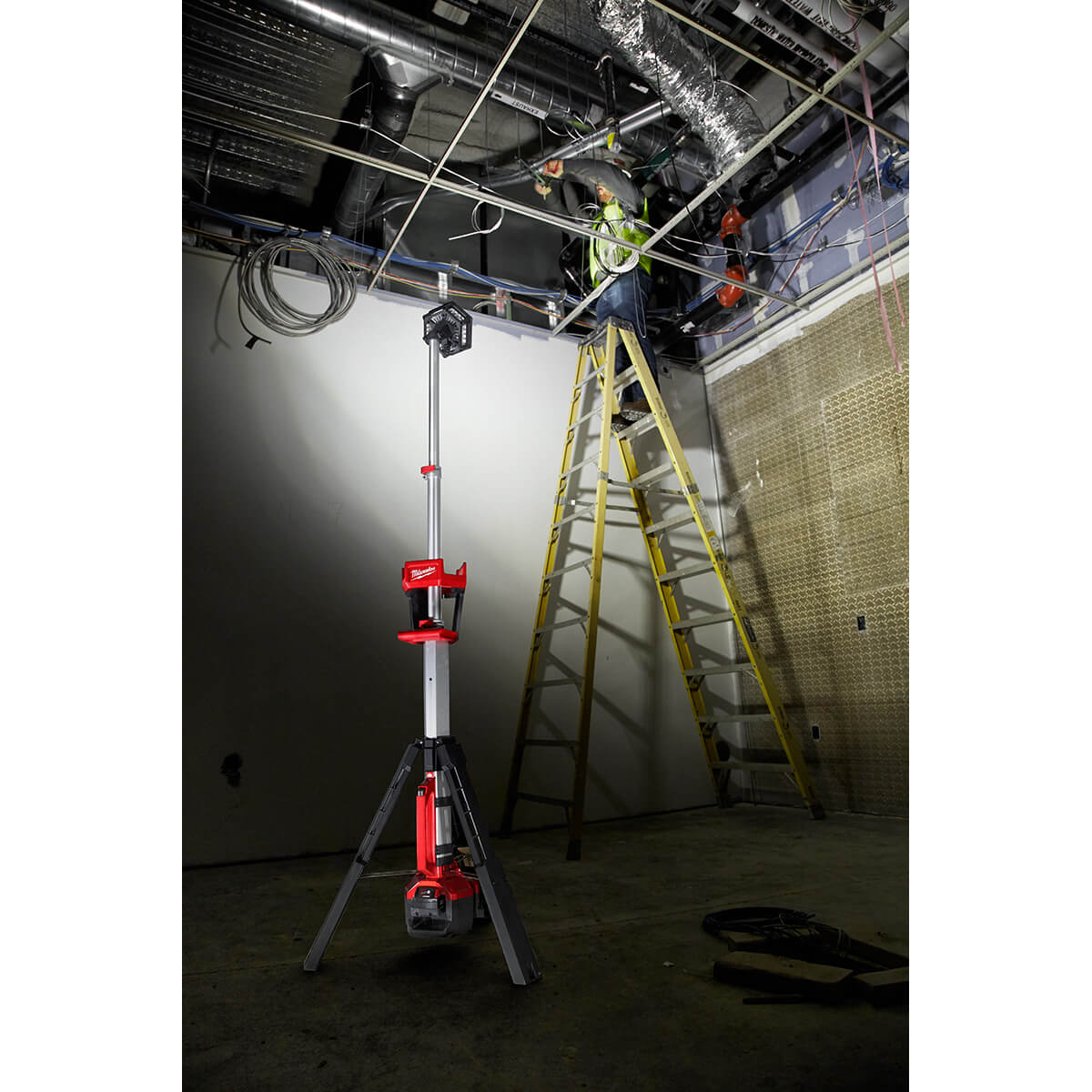 Milwaukee 2131-20 - Tour d'éclairage double puissance M18™ ROCKET™