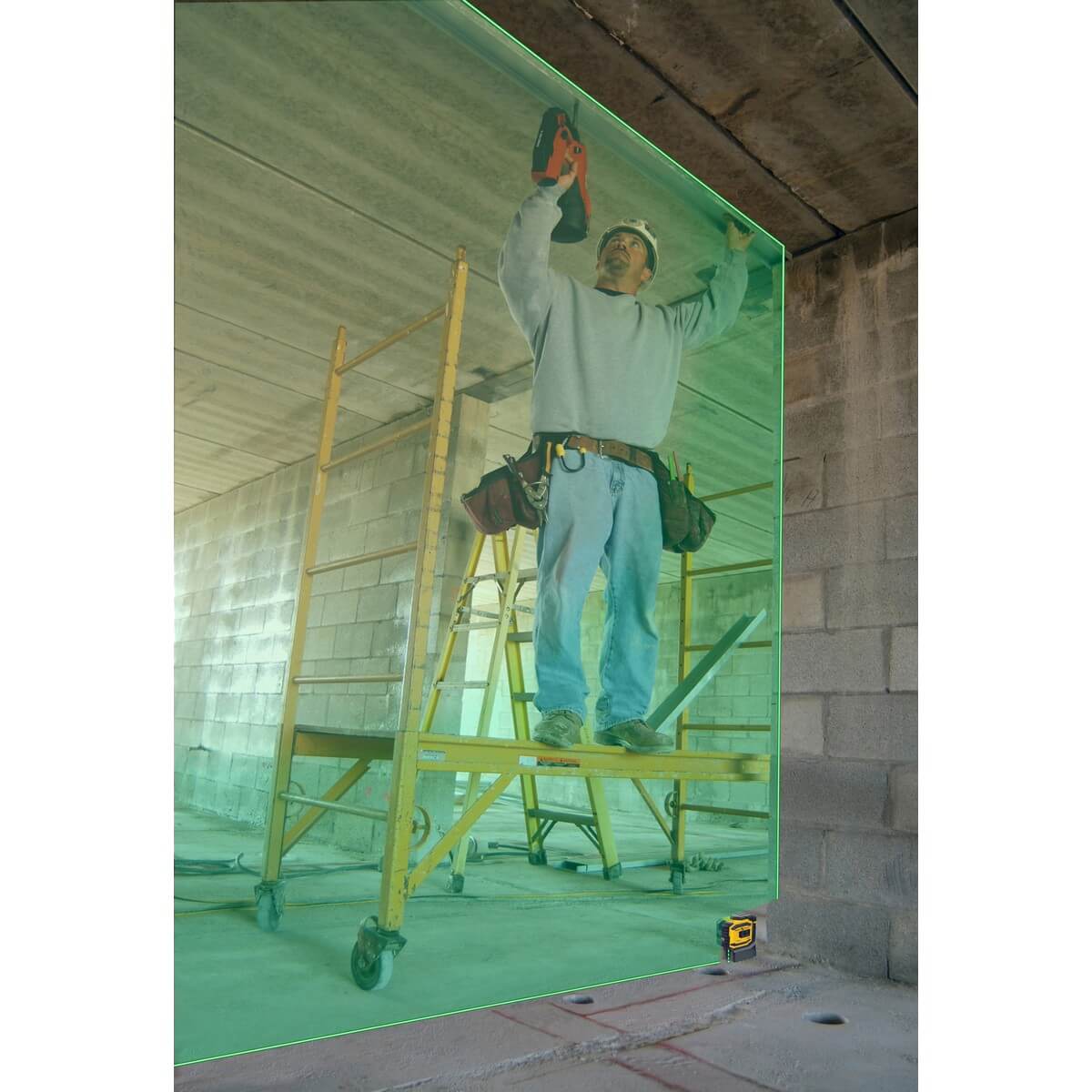 Stabila 03185 - Niveau laser à faisceau vert croisé et points d'aplomb LAX300G