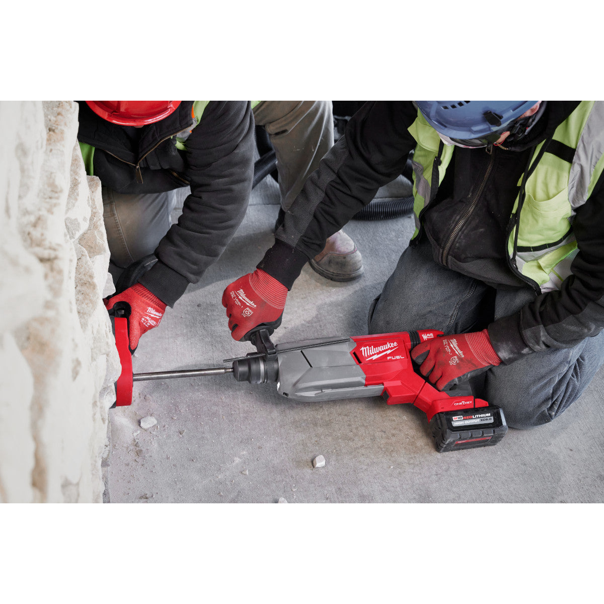 Milwaukee 2916-22 - Ensemble de marteau perforateur SDS Plus M18 FUEL™ 1-1/4 po à poignée en D avec ONE-KEY™