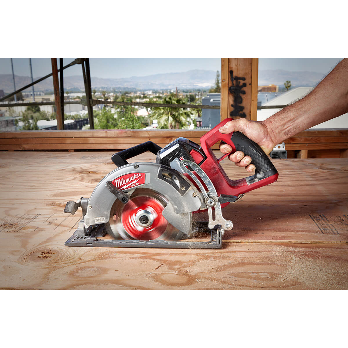 Milwaukee 2830-21HD - M18 FUEL™ Kreissägen-Set mit hinterem Griff, 7-1/4 Zoll