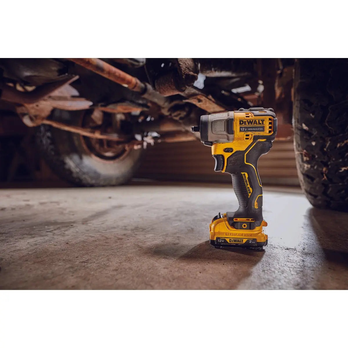 DEWALT DCF902B-12V MAX* XTREME Cordless Brushless 3/8 in Impact Wrench Kit (1) Lithium Ion Battery with Charger - Wise Line Tools