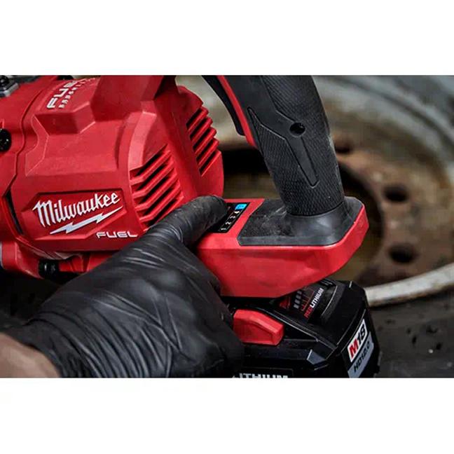 Milwaukee 2869-22HD - Clé à chocs à couple élevé M18 FUEL™ 1" avec poignée en D et enclume extensible, kit ONE-KEY™