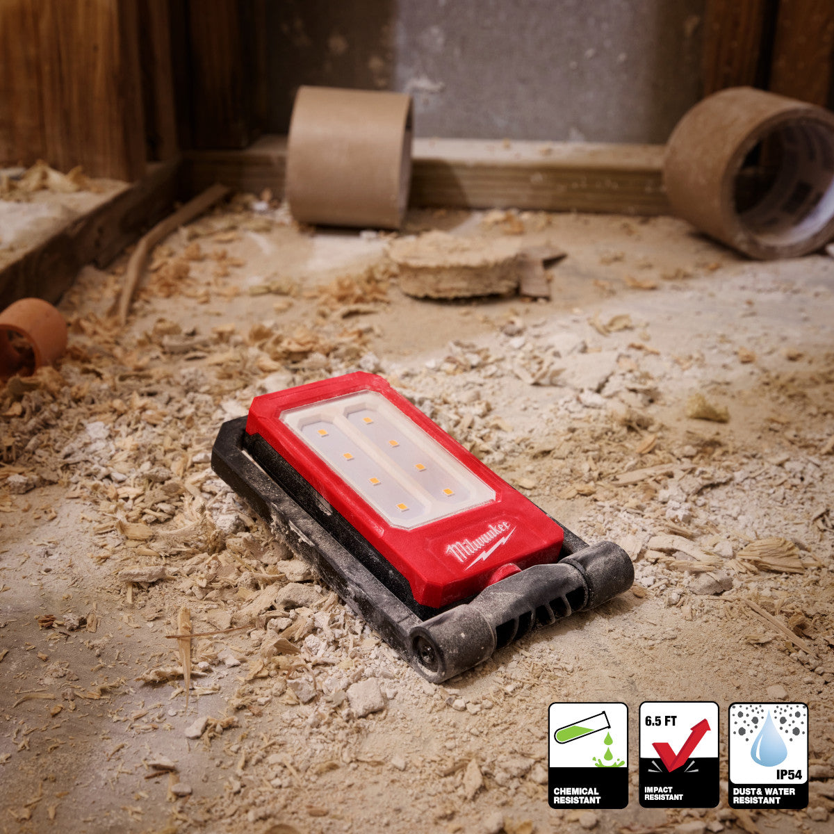 Milwaukee 2013R – Wiederaufladbare, flache magnetische Arbeitsleuchte von Milwaukee®