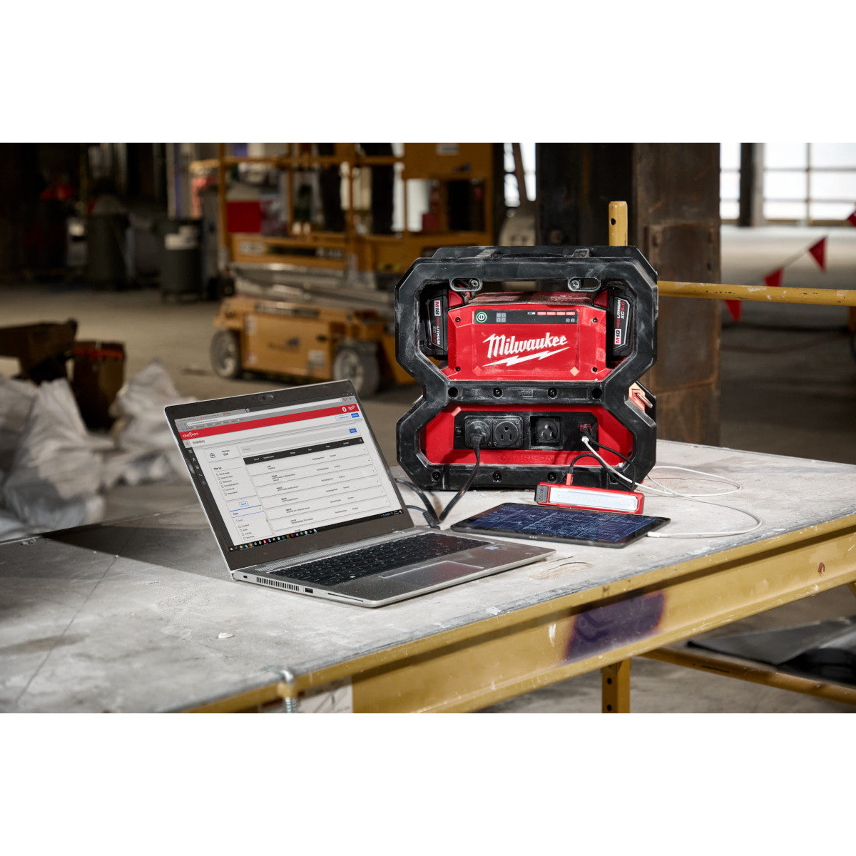 Milwaukee 2845-20 - Bloc d'alimentation M18™ CARRY-ON™ 3600 W/1800 W