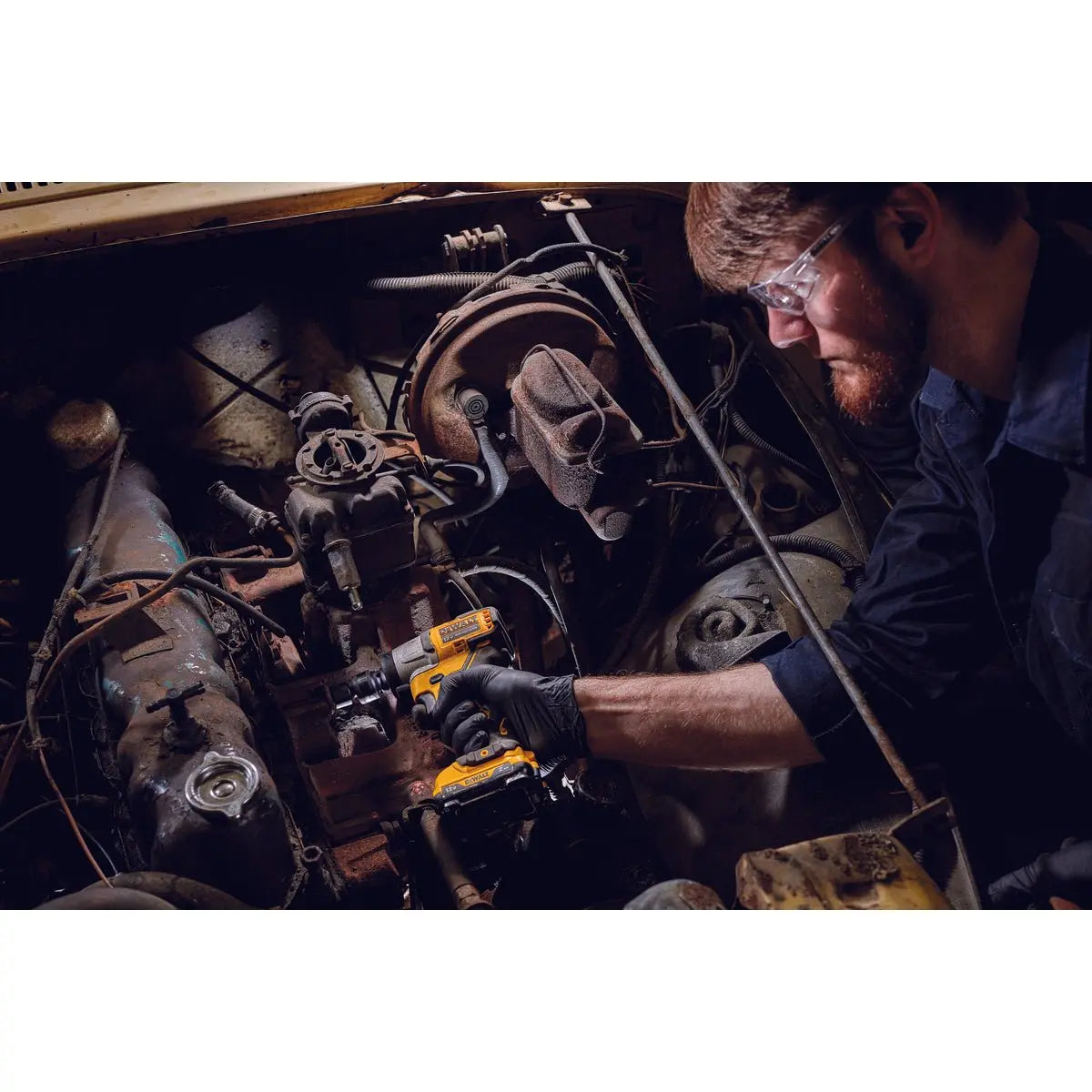 DEWALT DCF902B-12V MAX* XTREME Cordless Brushless 3/8 in Impact Wrench Kit (1) Lithium Ion Battery with Charger - Wise Line Tools