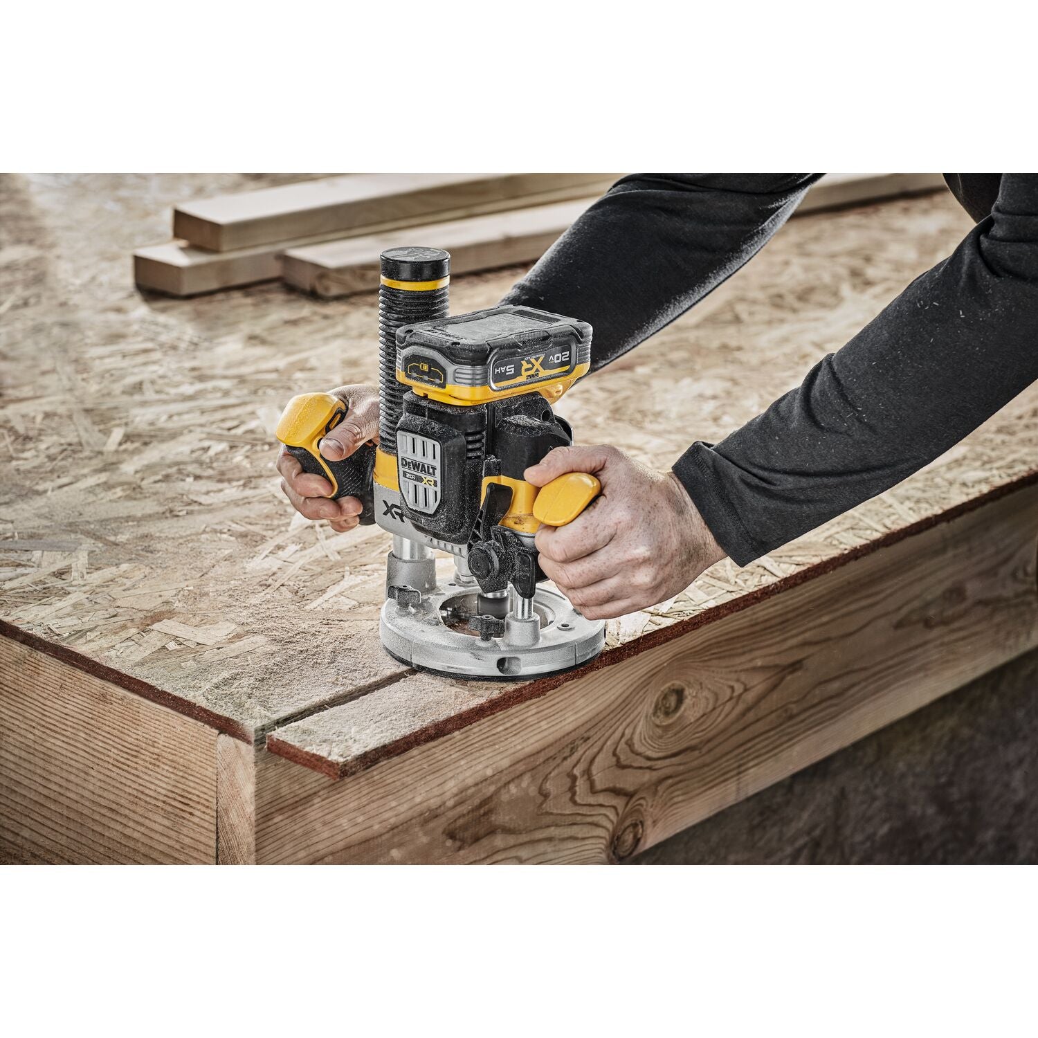 Défonceuse plongeante DEWALT DCW620B-20V MAX XR 2-1/4 CV