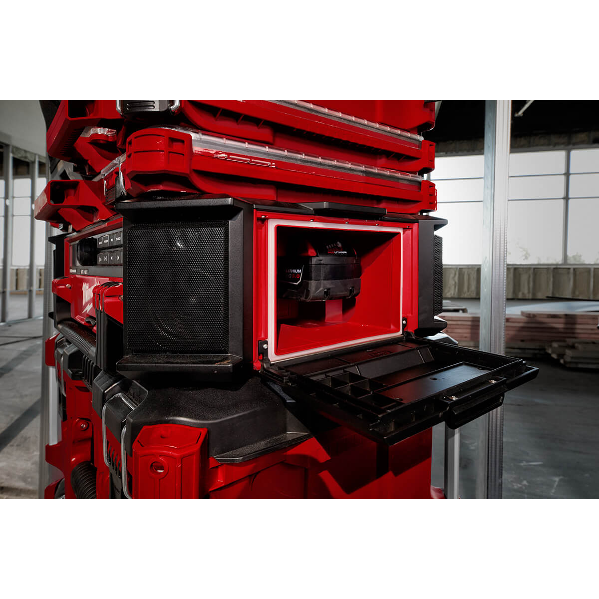 Milwaukee 2950-20 - Radio M18™ PACKOUT™ + chargeur