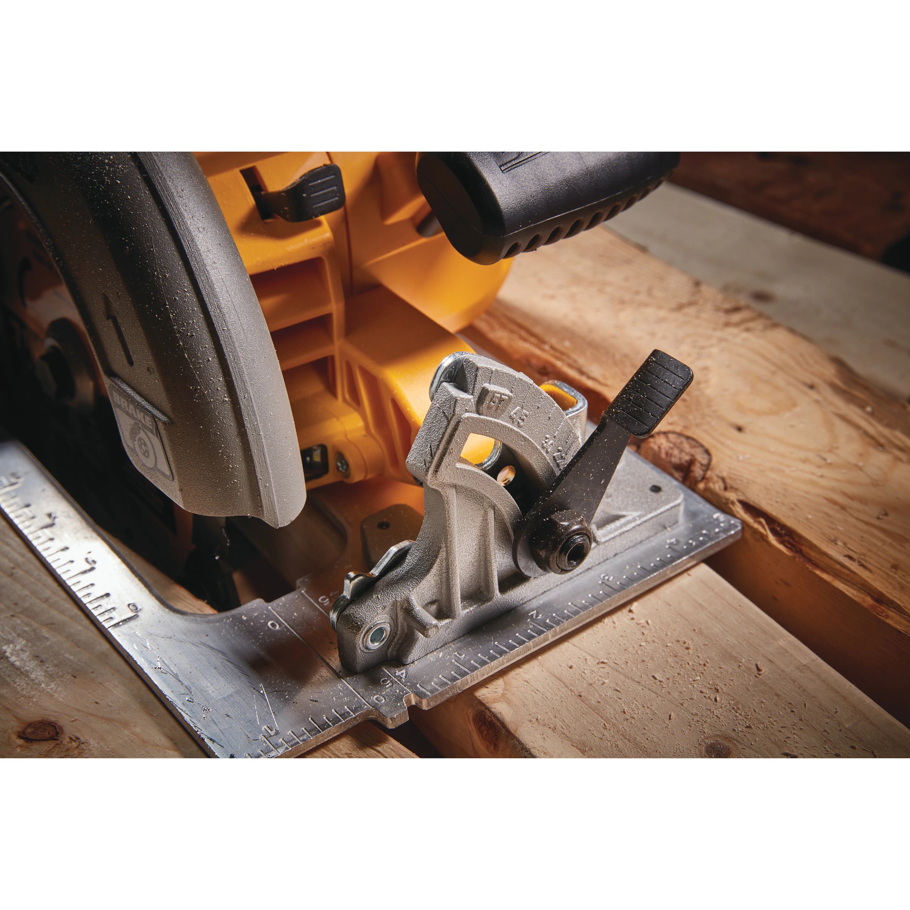 DeWalt DCS573B  -  20V FLEXVOLT ADVANTAGE 7 1/4 CIRCULAR SAW