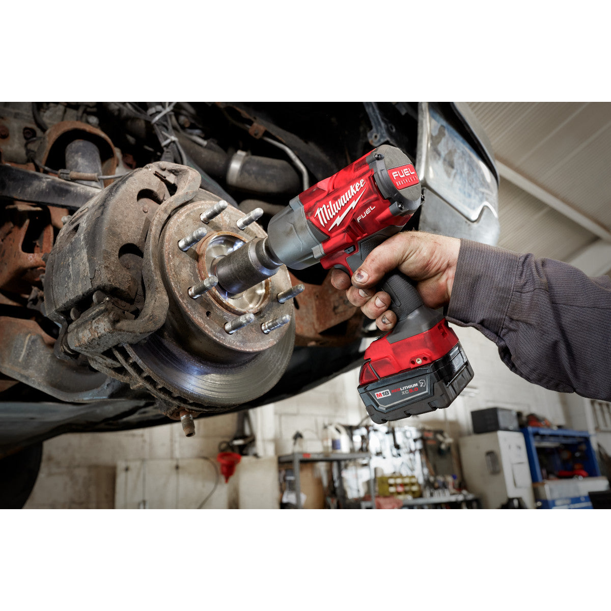 Milwaukee 2767-22R - M18 FUEL™ High Torque 1/2” Impact Wrench with Friction Ring Kit