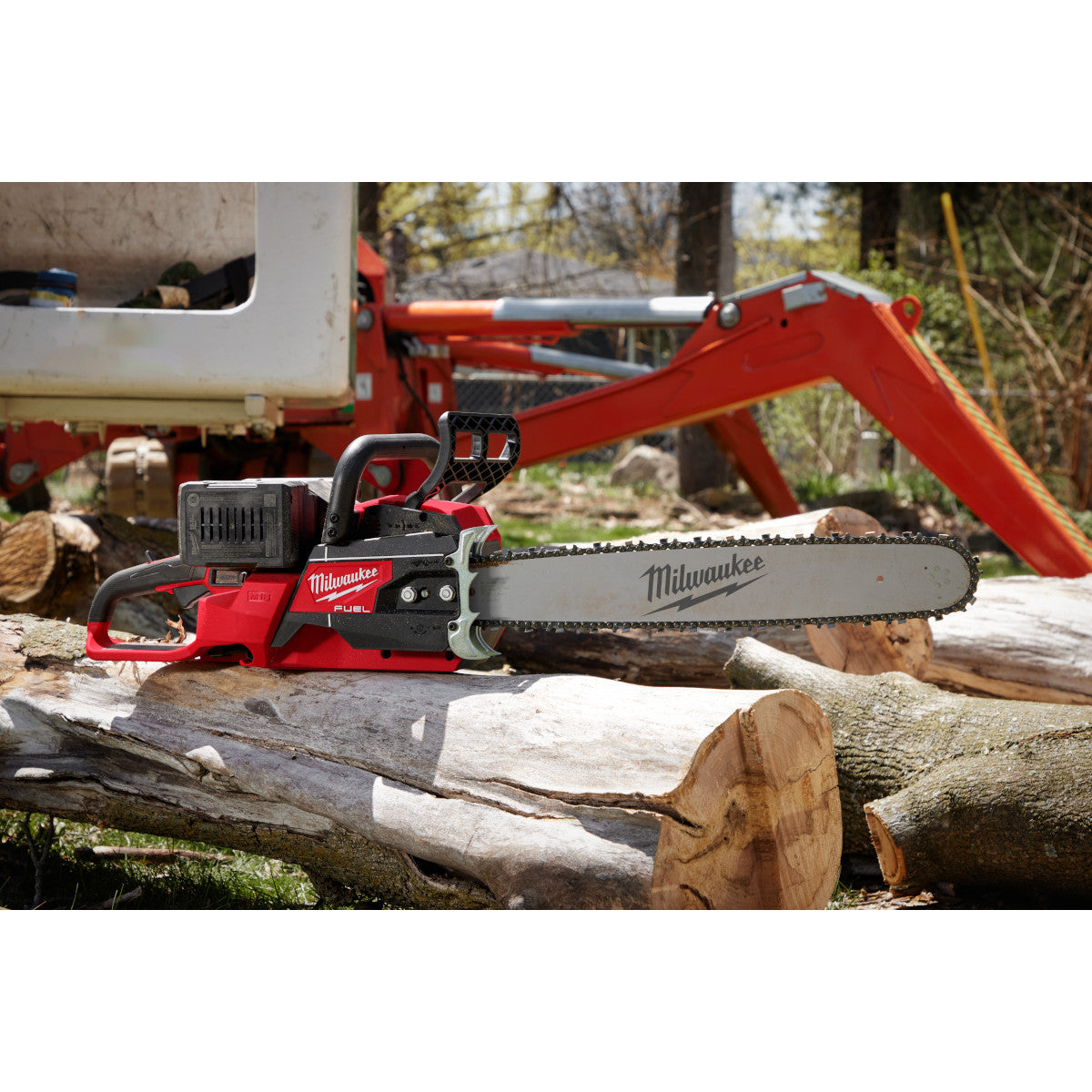 Milwaukee 2827-22 - M18 FUEL™ 20" Kettensägen-Set mit Doppelakku