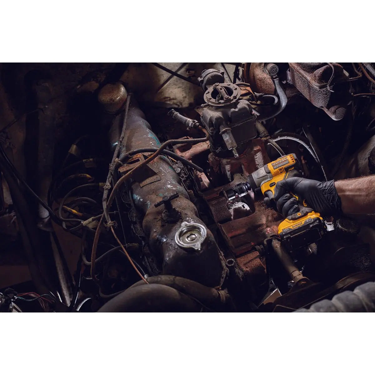 DEWALT DCF902B-12V MAX* XTREME Cordless Brushless 3/8 in Impact Wrench Kit (1) Lithium Ion Battery with Charger - Wise Line Tools