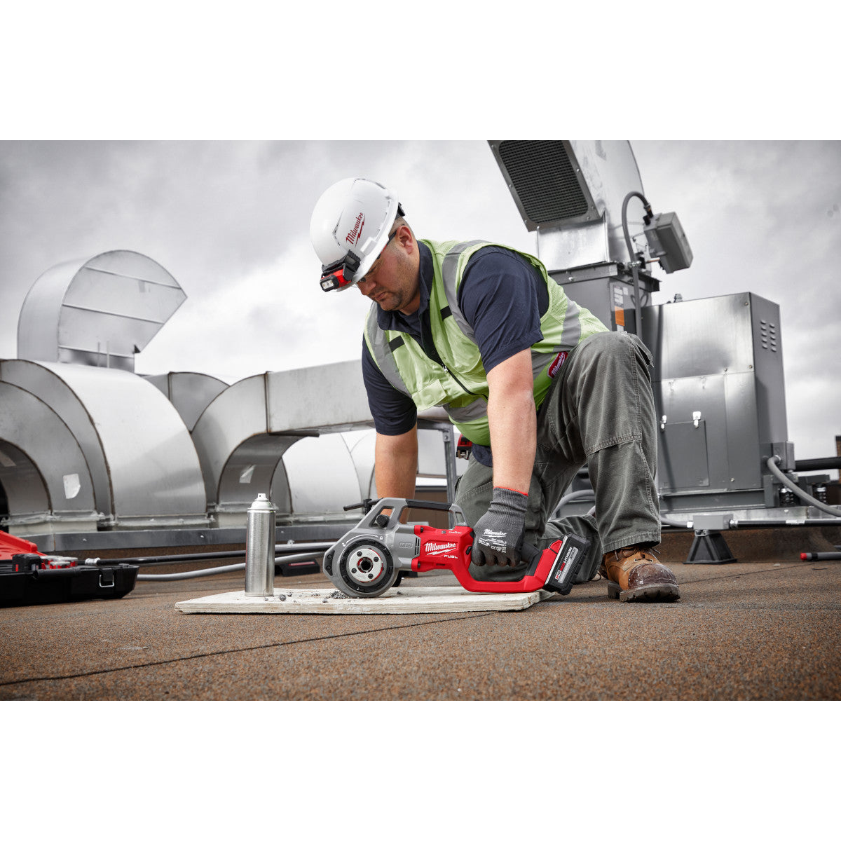 Milwaukee 2870-22 - M18 FUEL™ Compact Pipe Threader w/ ONE-KEY™ w/ 1/2" - 1-1/4" Compact NPT Forged Aluminum Die Heads