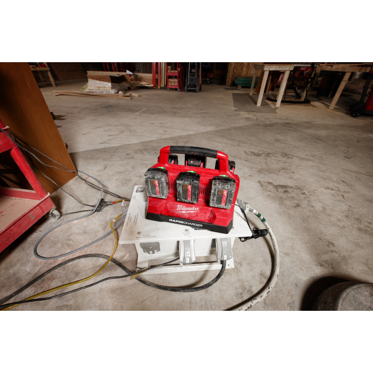 Chargeur rapide à six baies Milwaukee 48-59-1809 - M18™ PACKOUT™