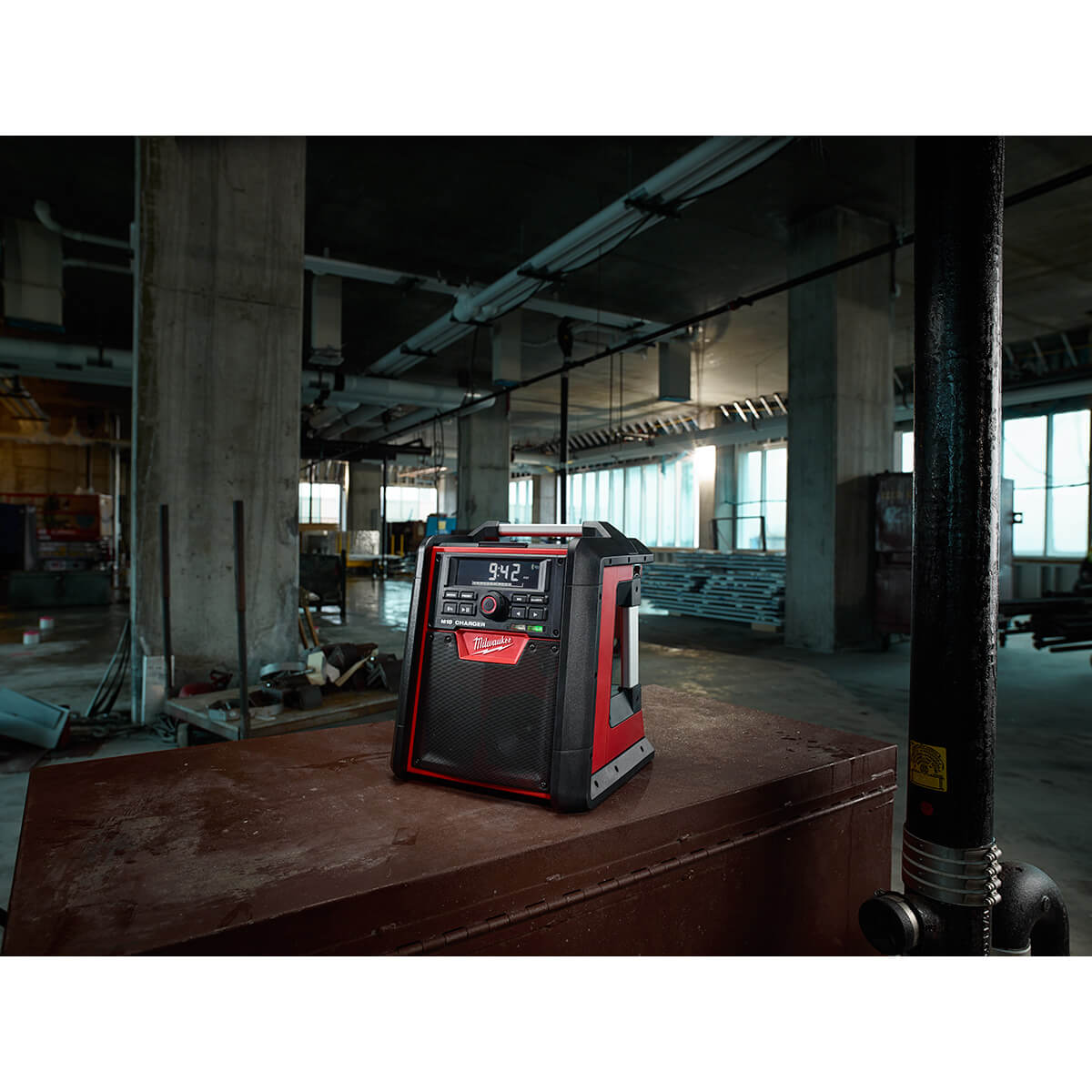 Milwaukee 2792-20 - Radio/chargeur de chantier M18™