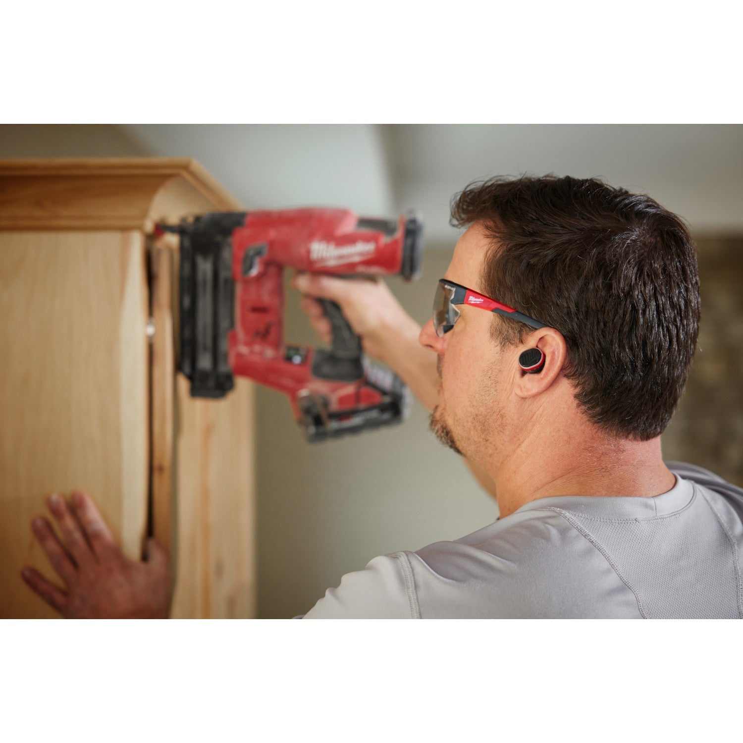 Milwaukee 2191-21 - Écouteurs de chantier Bluetooth® USB REDLITHIUM™