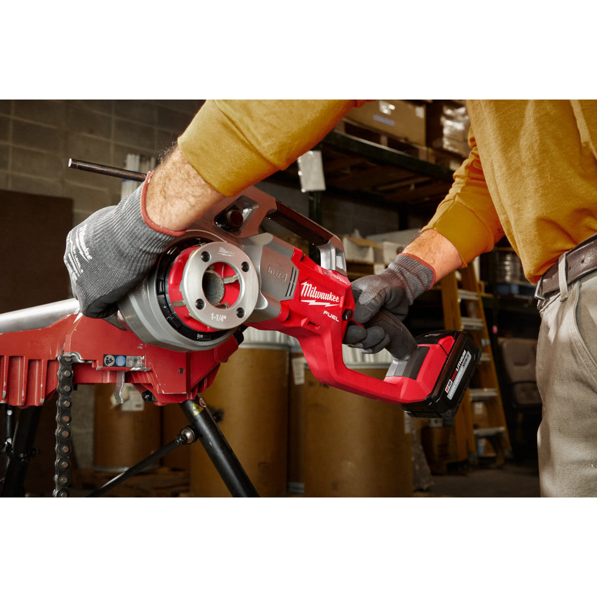 Milwaukee 2870-22 - M18 FUEL™ Compact Pipe Threader w/ ONE-KEY™ w/ 1/2" - 1-1/4" Compact NPT Forged Aluminum Die Heads