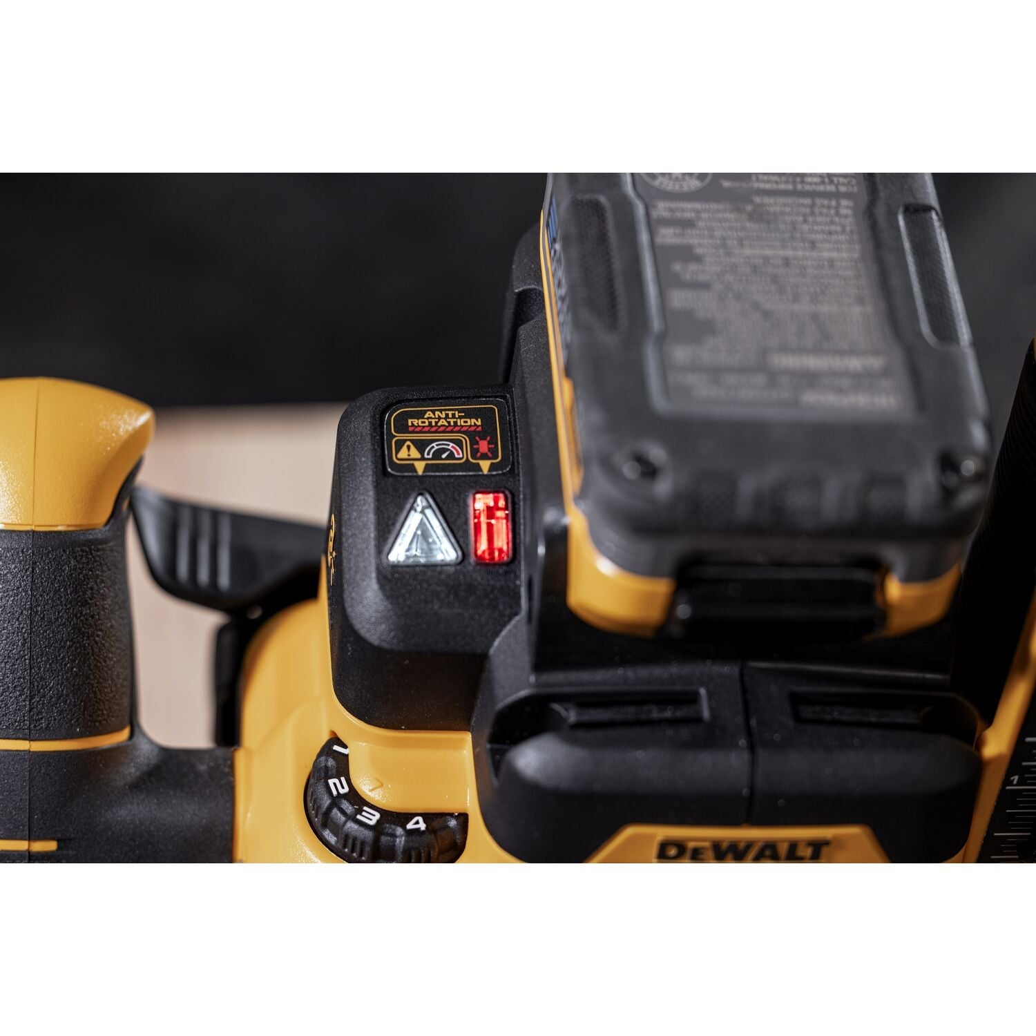 DEWALT DCW620B-20V MAX XR 2-1/4 Hp Plunge Router