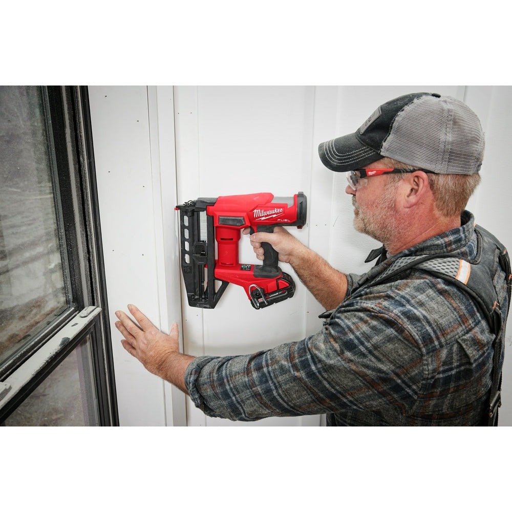 Milwaukee 3020-20 - Cloueuse de finition droite M18 FUEL™ calibre 16