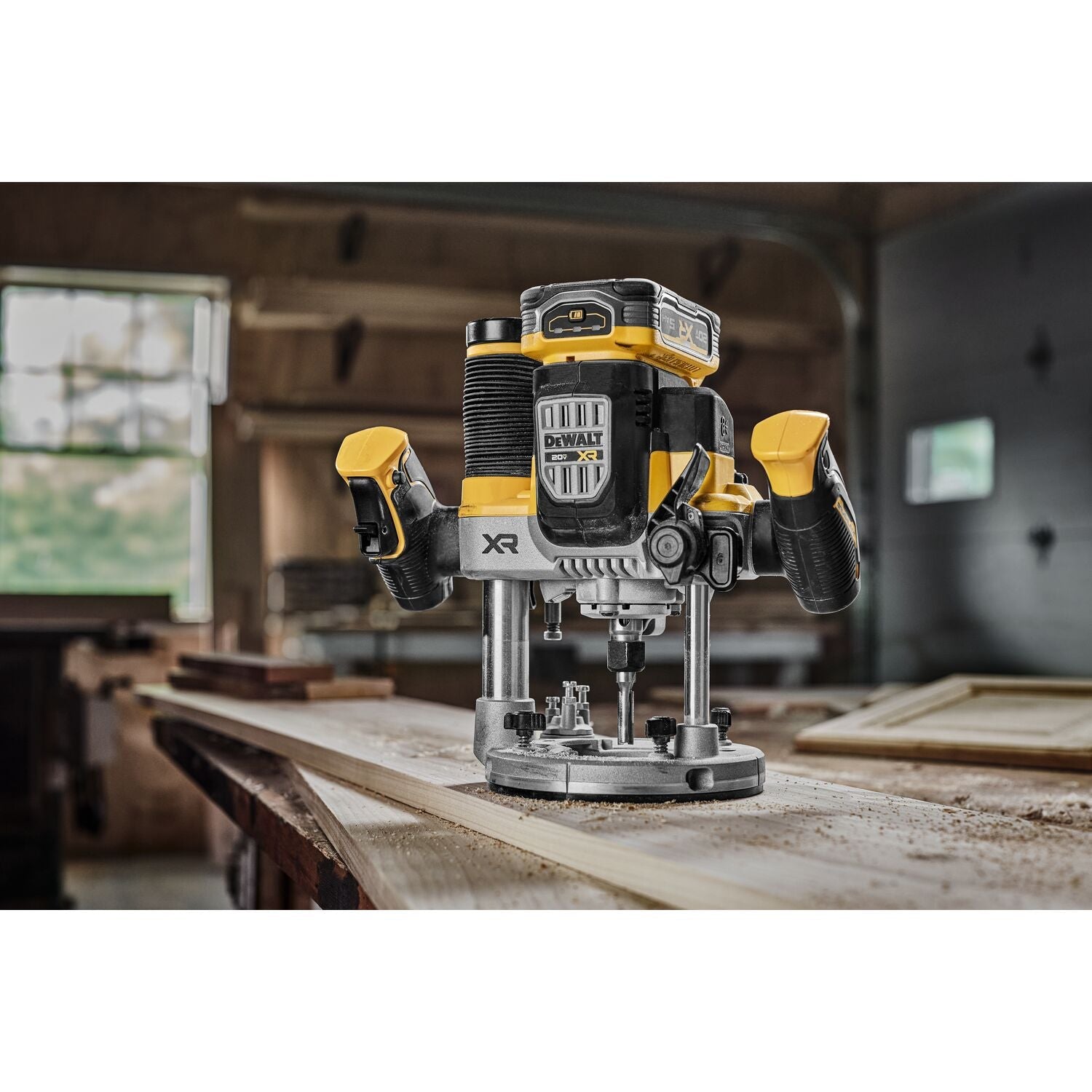 Défonceuse plongeante DEWALT DCW620B-20V MAX XR 2-1/4 CV