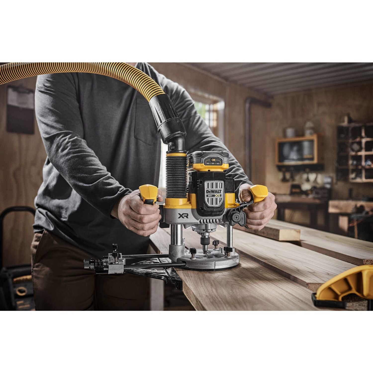 Défonceuse plongeante DEWALT DCW620B-20V MAX XR 2-1/4 CV