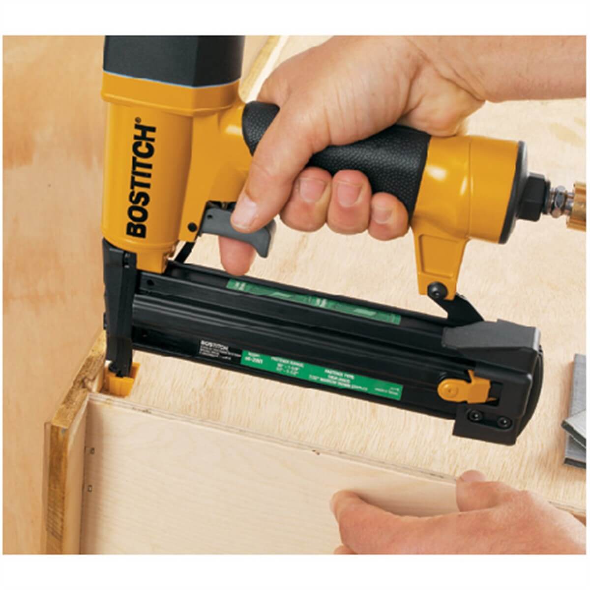 Bostitch SB2IN1 - 18GA Brad Nailer & Finish Stapler Kit - wise-line-tools